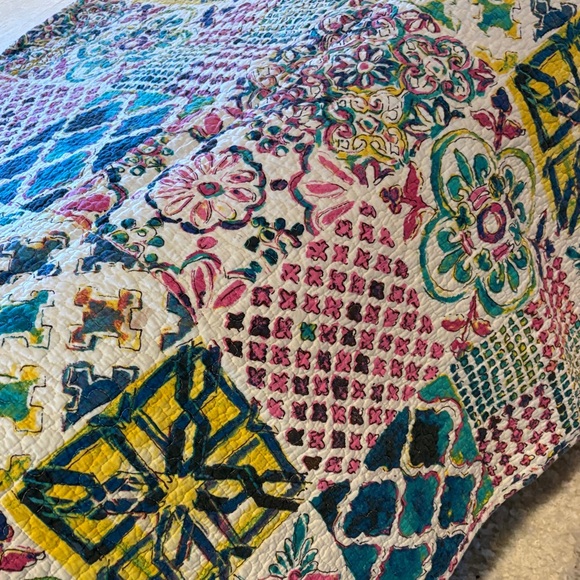 Colorful Geometric Quilt - Picture 2 of 3